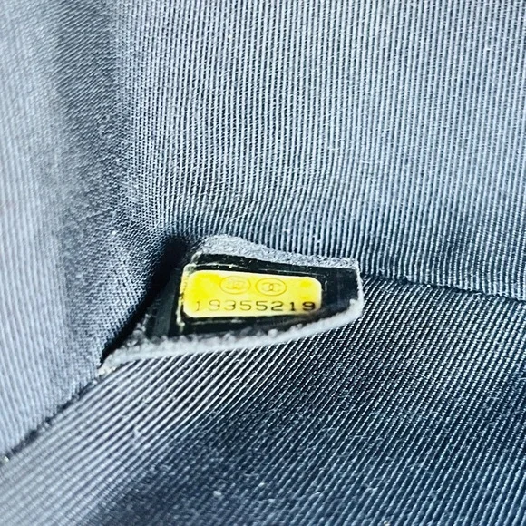 Chanel Navy and Gold woven boy bag with COA and full inclusion - Picture 11 of 15